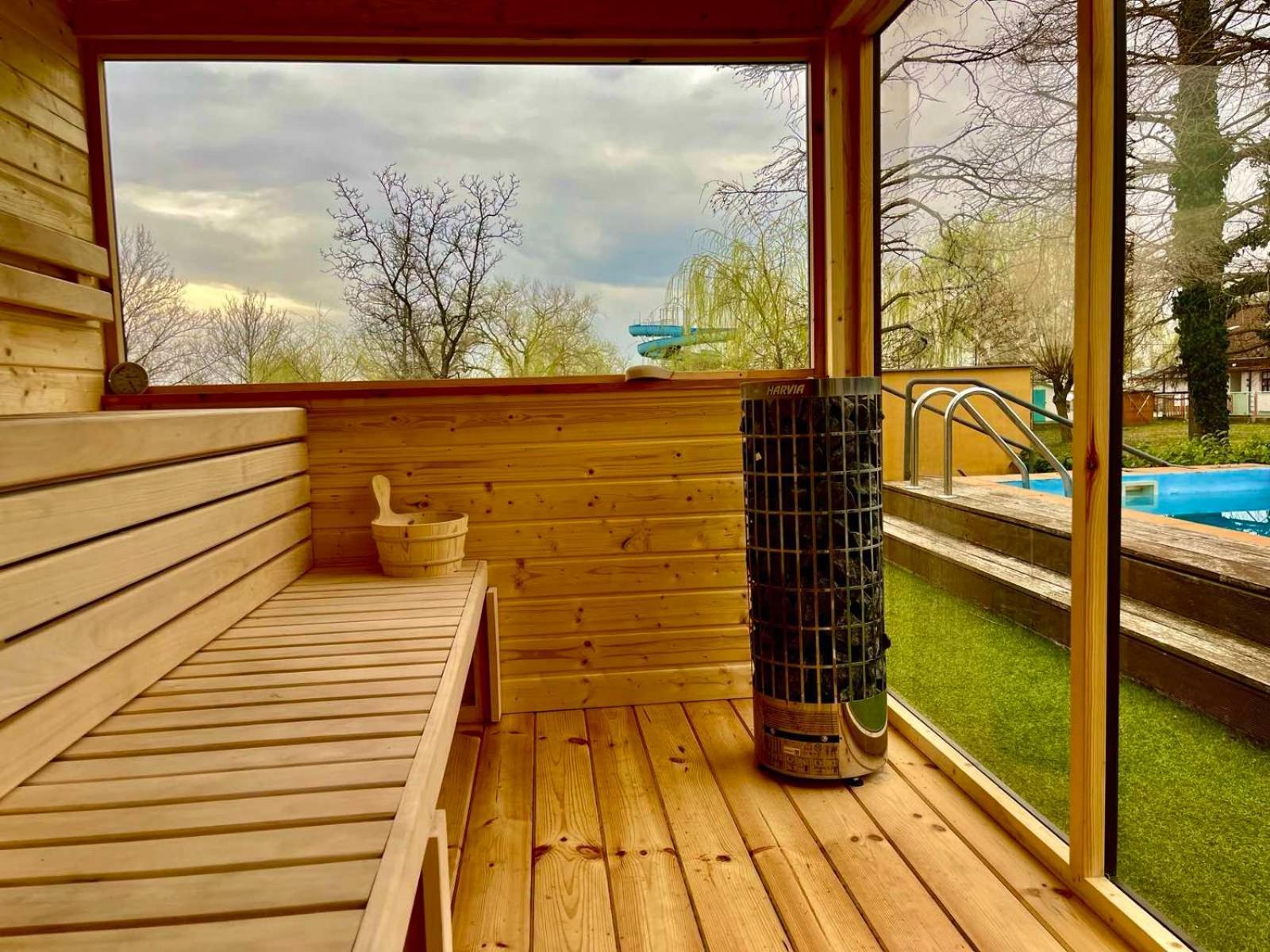 Player'S Pool&Rooms Вонярцвашхедь Экстерьер фото